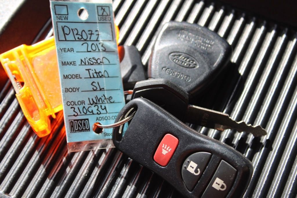 Used 2013 Nissan Titan SL w/ Moonroof Pkg image 32