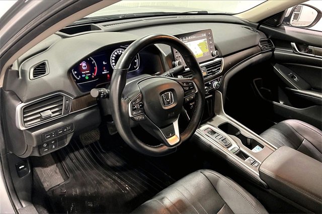 Used 2019 Honda Accord Touring image 17