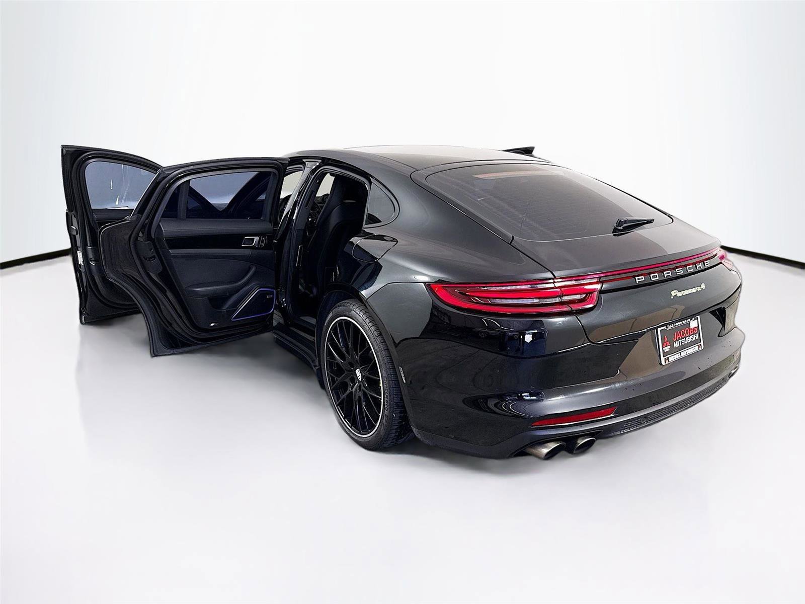Used 2019 Porsche Panamera 4 w/ Premium Package image 19