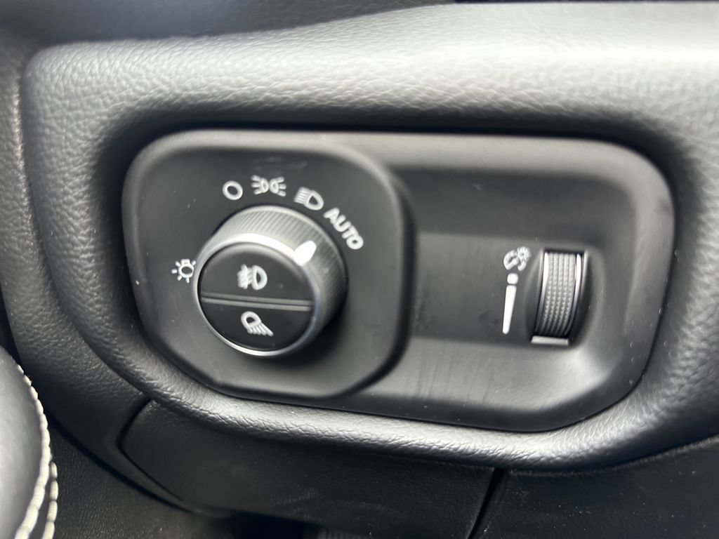 New 2025 RAM 2500 Big Horn AWD/4WD image 18