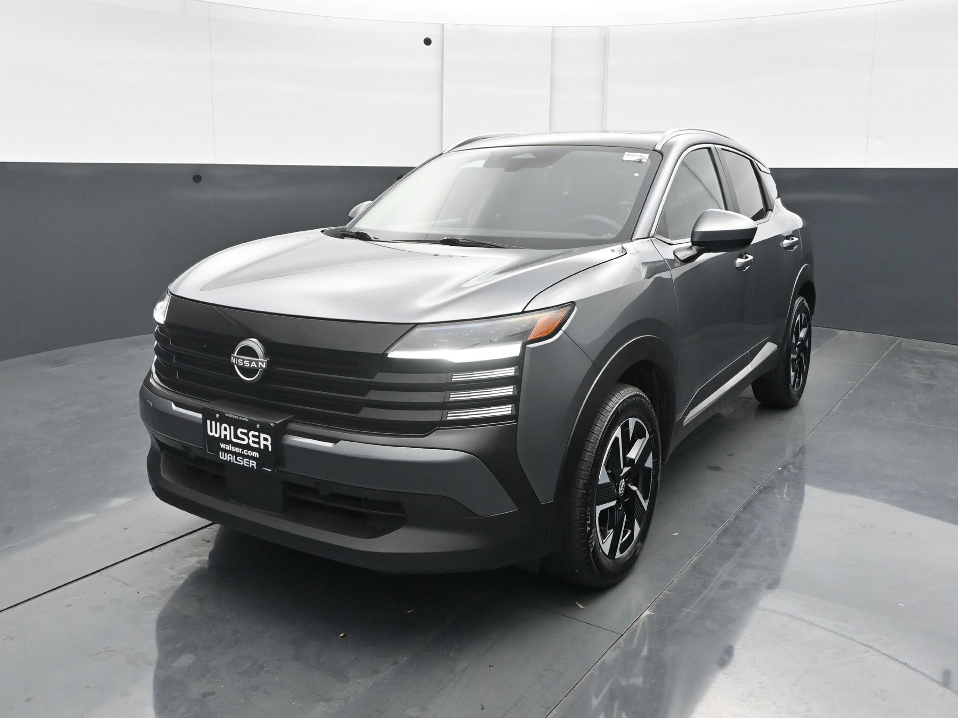 Used 2025 Nissan Kicks SV w/ SV Premium Package AWD/4WD image 1