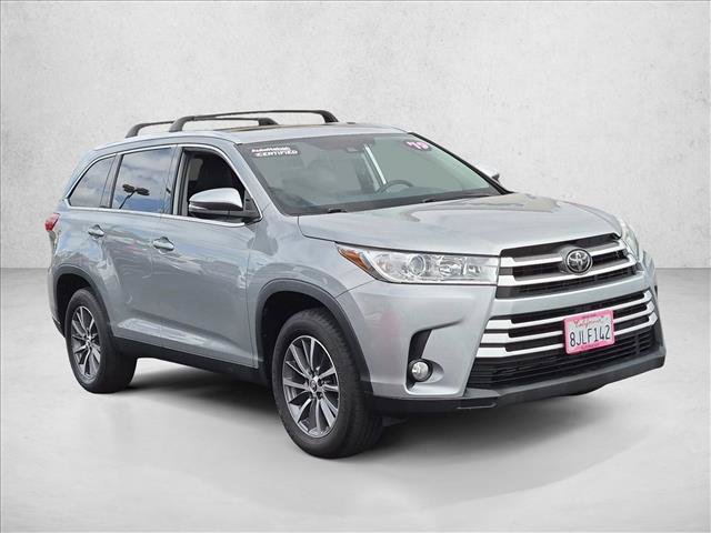 Used 2019 Toyota Highlander XLE FWD image 3