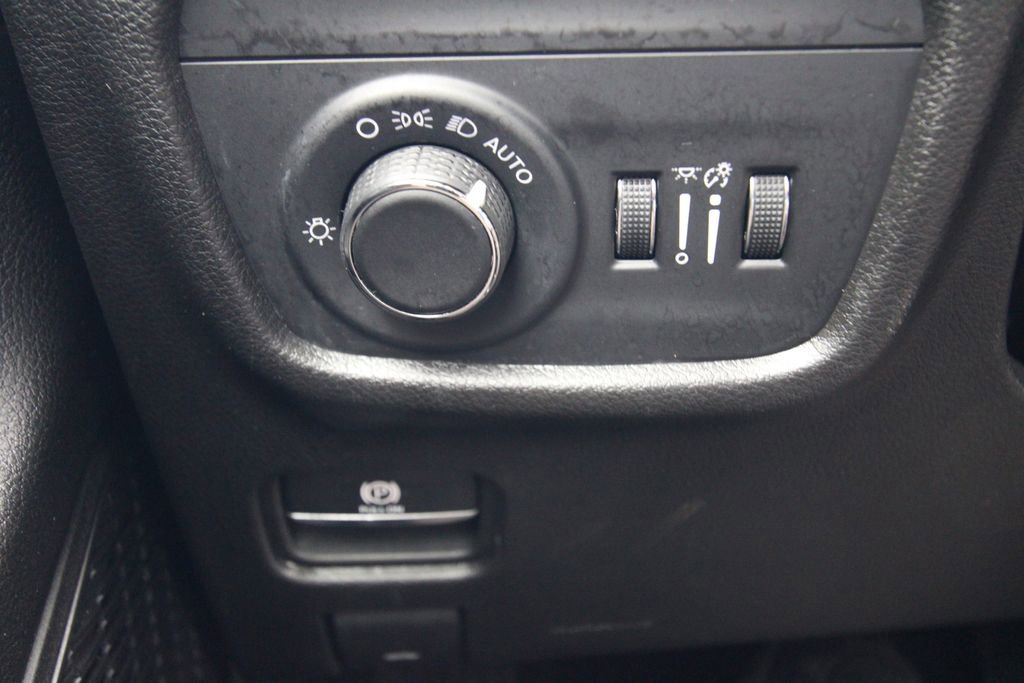 Used 2024 Jeep Grand Cherokee Altitude image 20