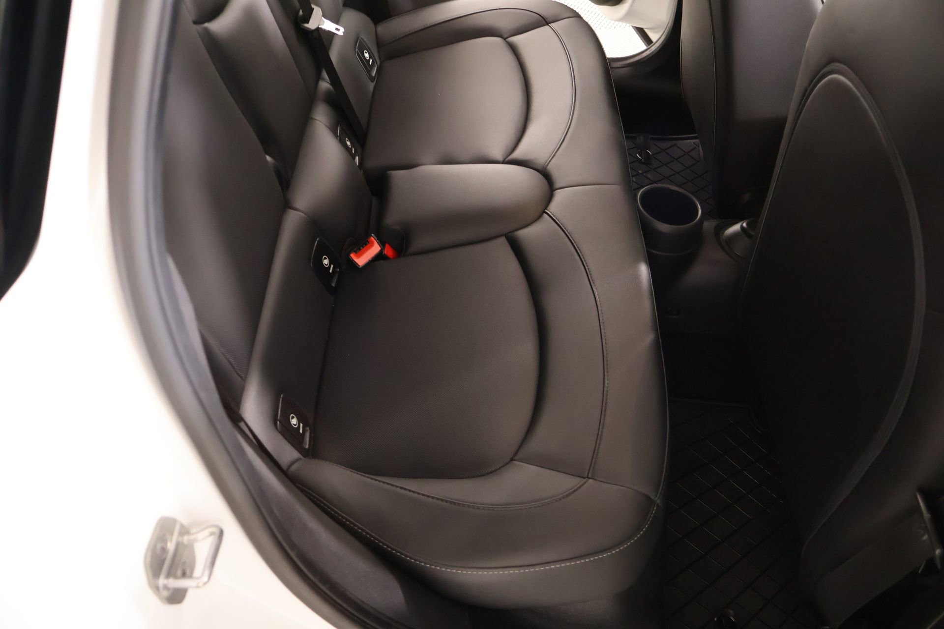 Used 2023 MINI Cooper 4-Door Hardtop FWD image 14