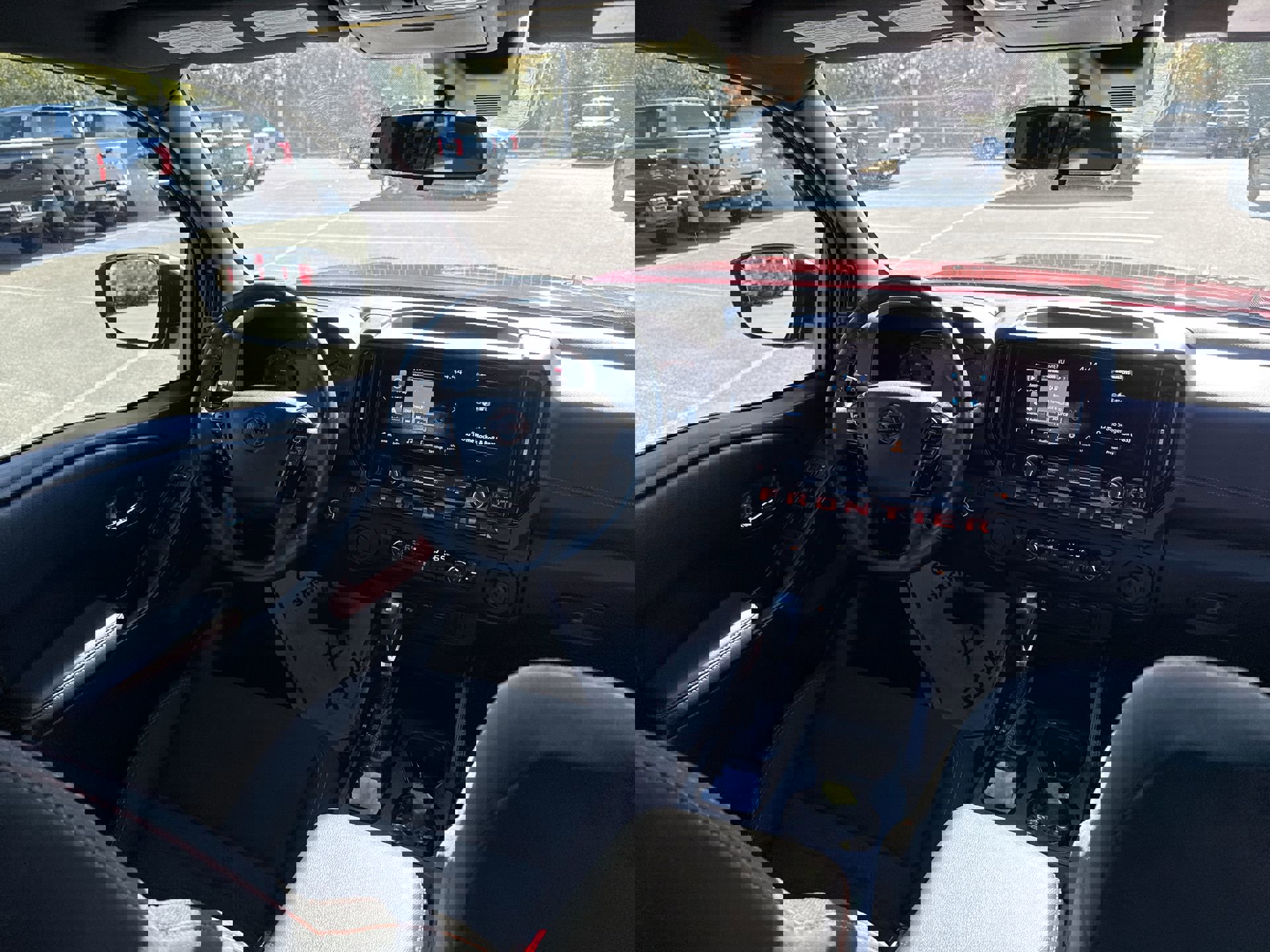 Used 2025 Nissan Frontier Pro-X image 21