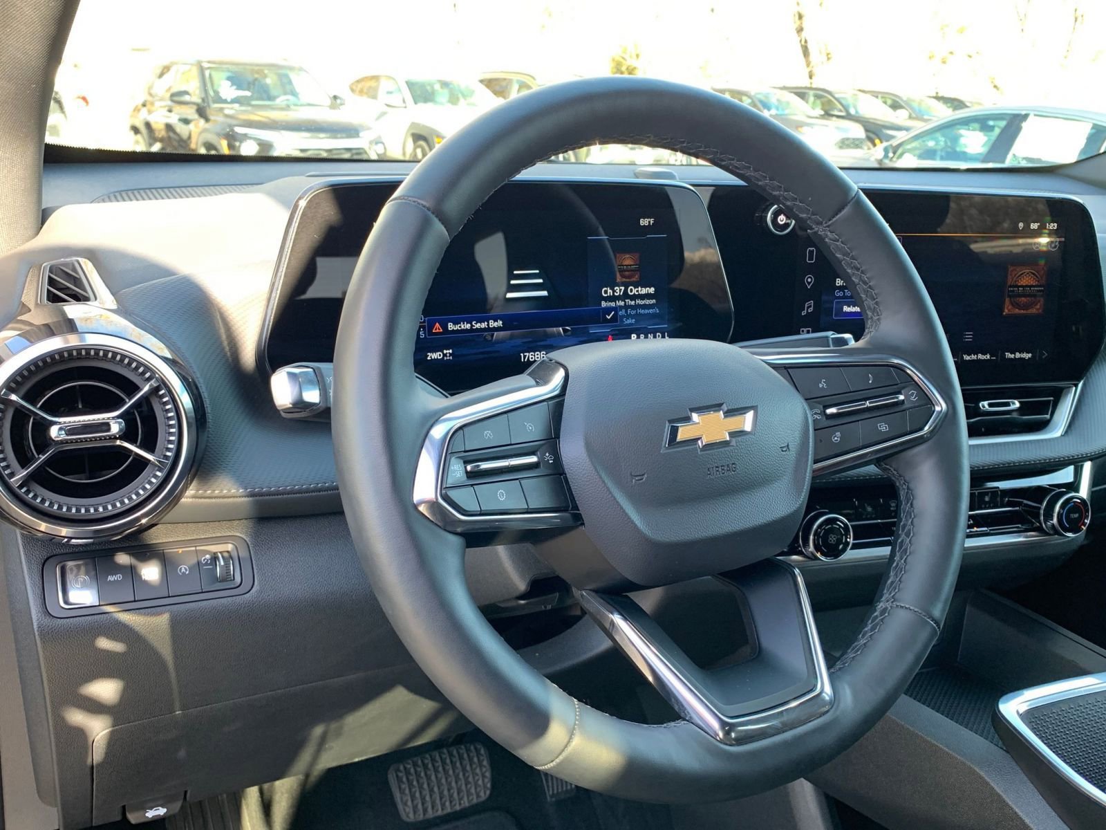 Used 2025 Chevrolet Equinox LT image 33