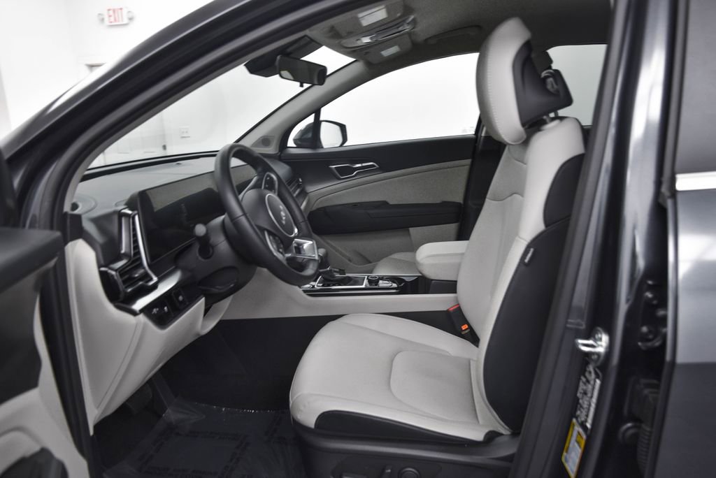 Used 2024 Kia Sportage EX image 13