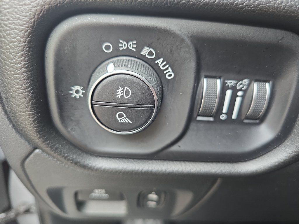Used 2025 RAM 1500 Big Horn AWD/4WD image 28