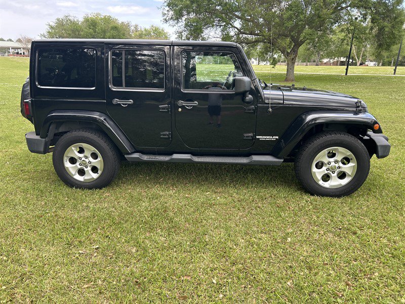 Used 2012 Jeep Wrangler Unlimited Sahara AWD/4WD image 5