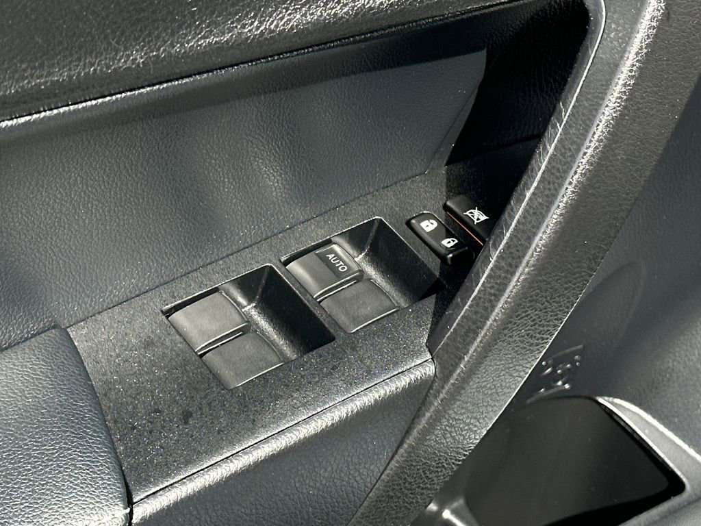 Used 2018 Toyota Corolla SE image 15