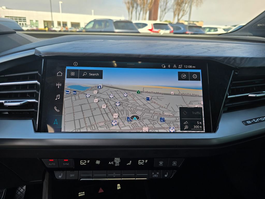 Used 2024 Audi Q4 e-tron Premium Plus image 17