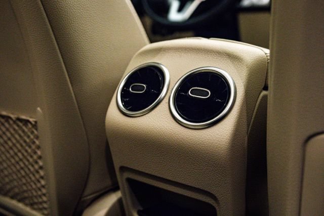 Used 2022 Mercedes-Benz GLB 250 4MATIC image 16