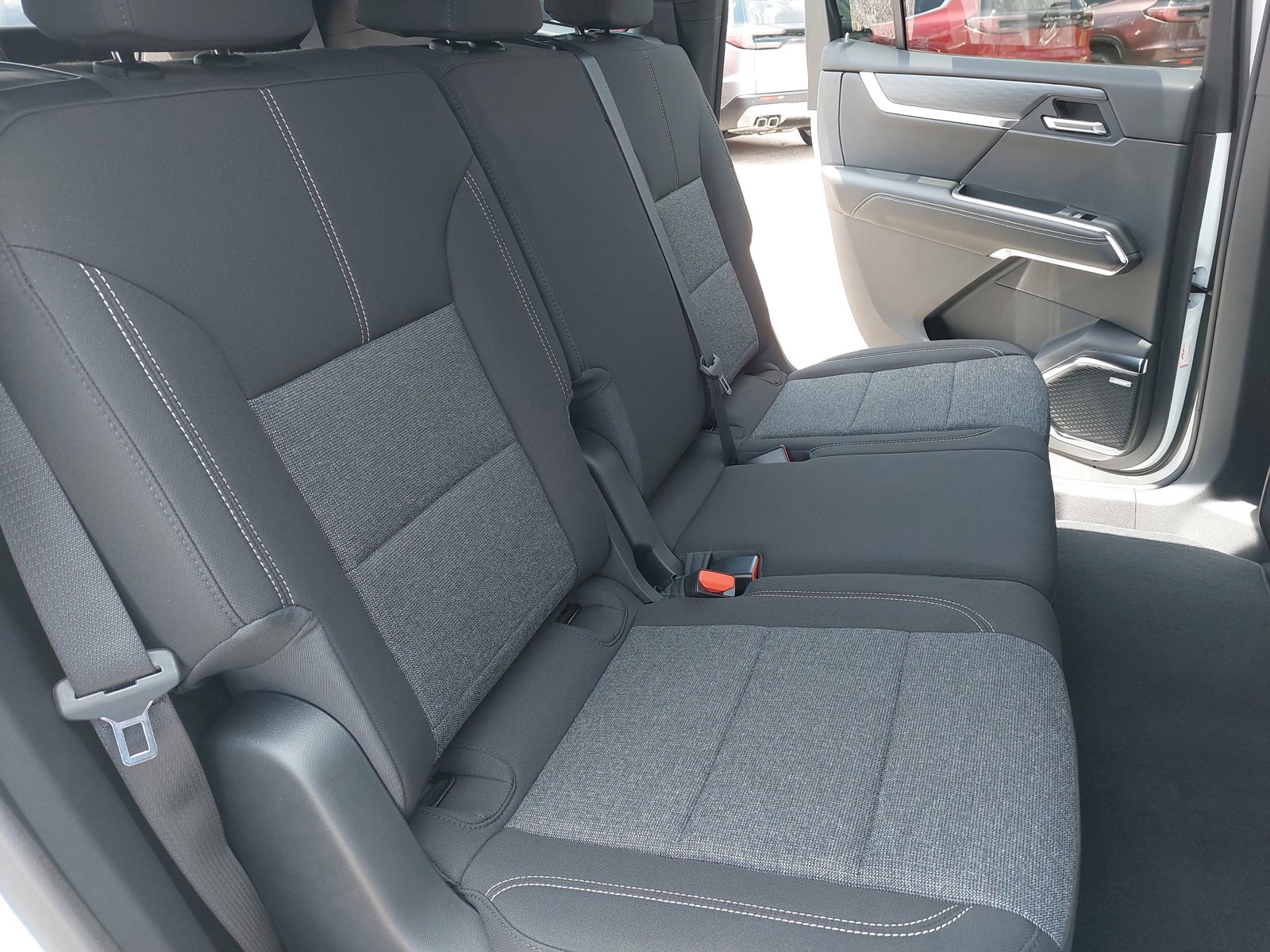 New 2025 GMC Acadia Elevation image 11