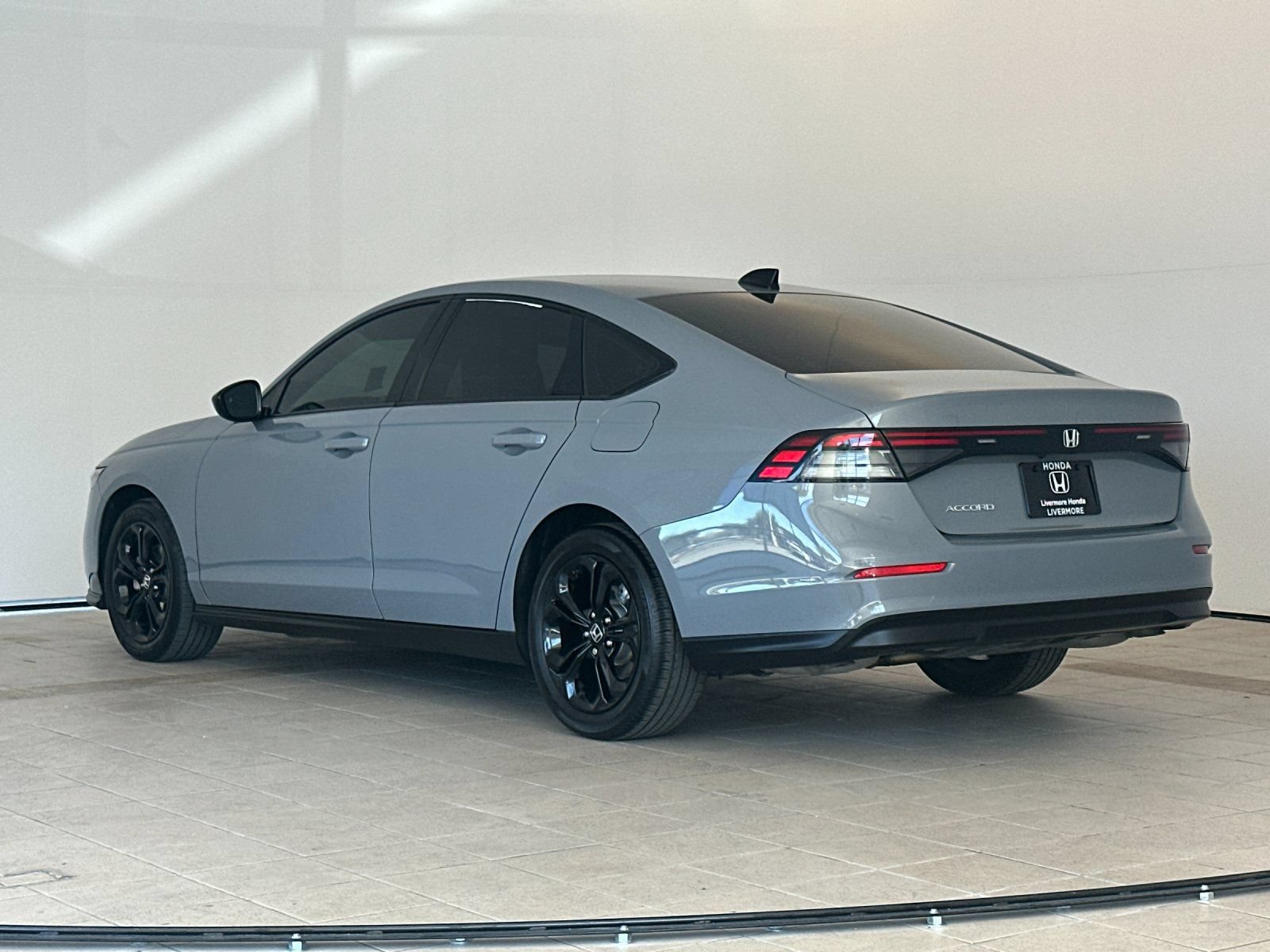 Used 2025 Honda Accord SE image 4