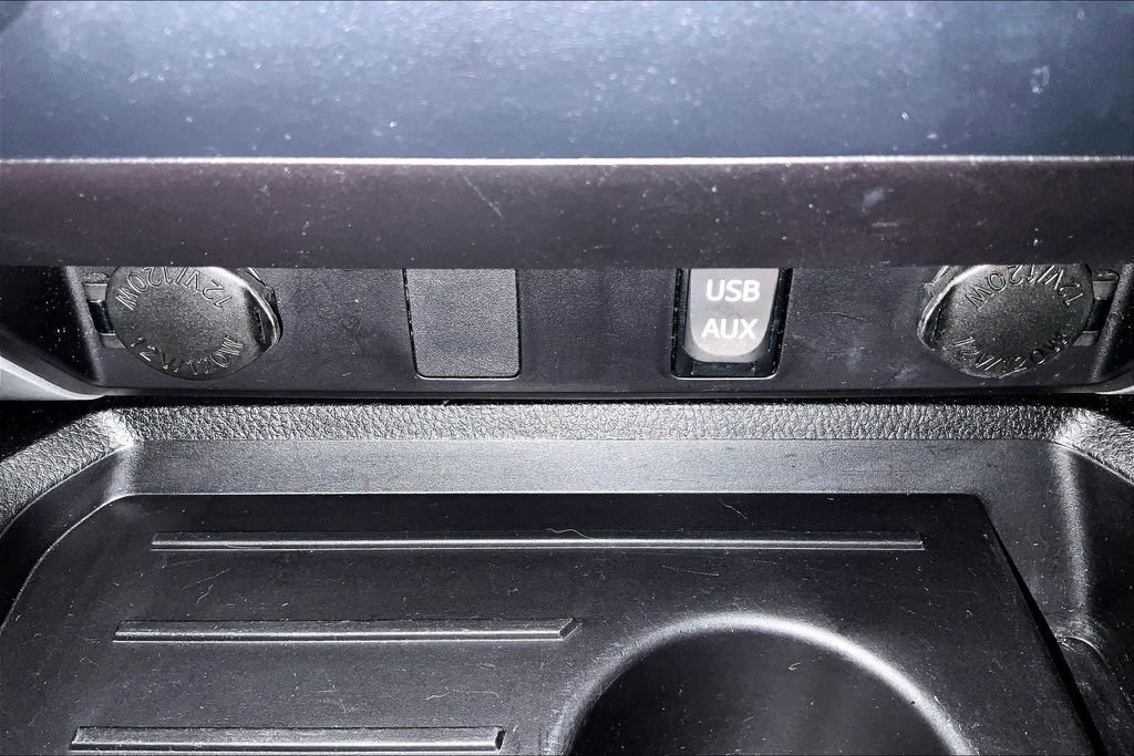 Used 2014 Toyota Tundra Limited image 34