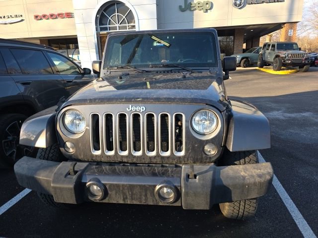 Used 2016 Jeep Wrangler Unlimited Sahara image 2
