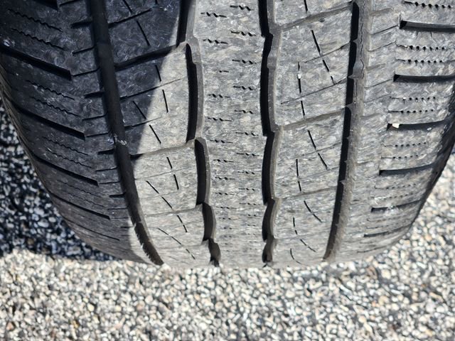 Used 2023 Chevrolet Silverado 1500 LT AWD/4WD image 11