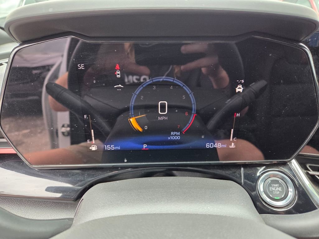 Certified 2025 Chevrolet Trax RS w/ Driver Confidence Package image 33