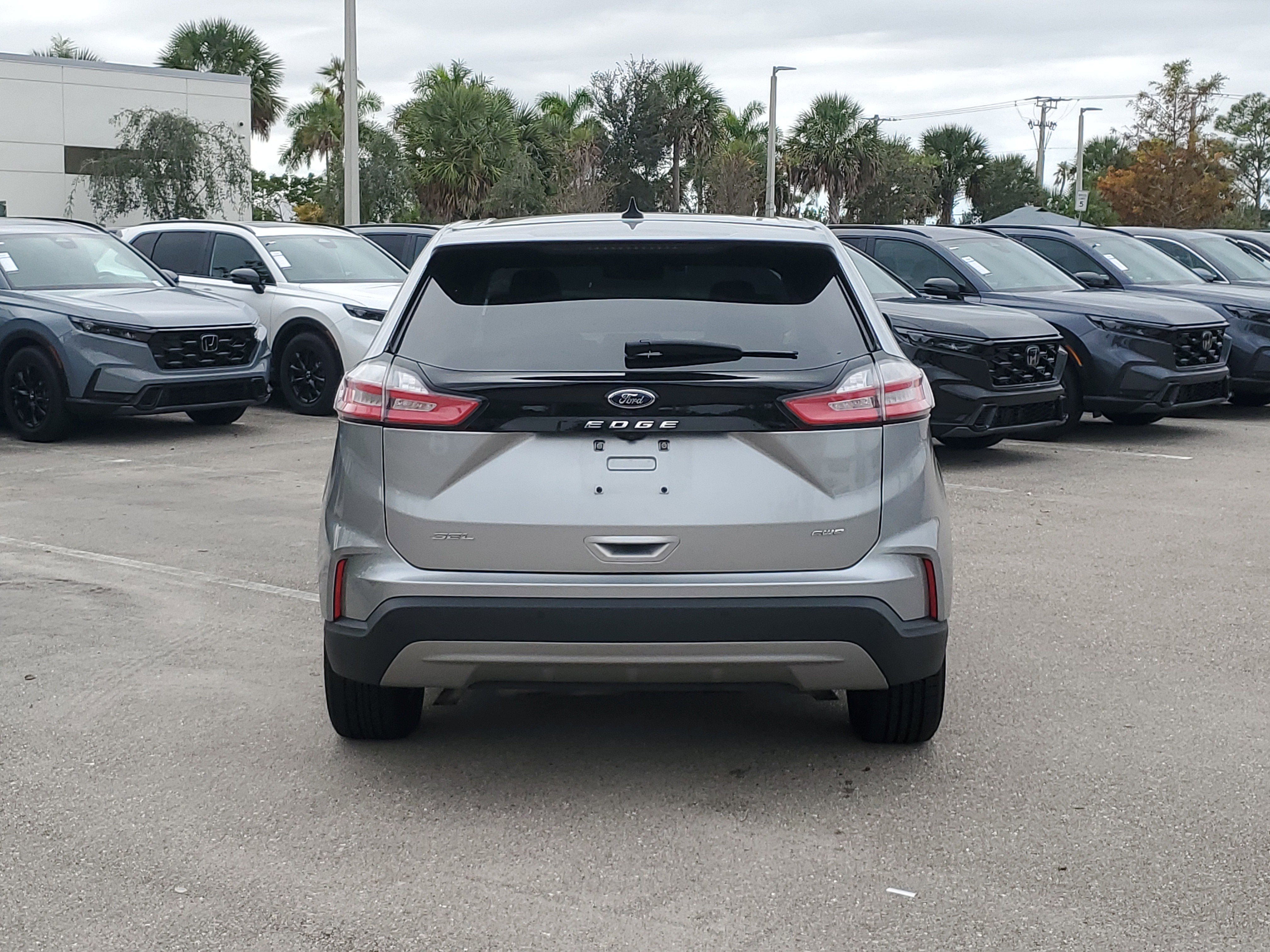 Used 2023 Ford Edge SEL image 5