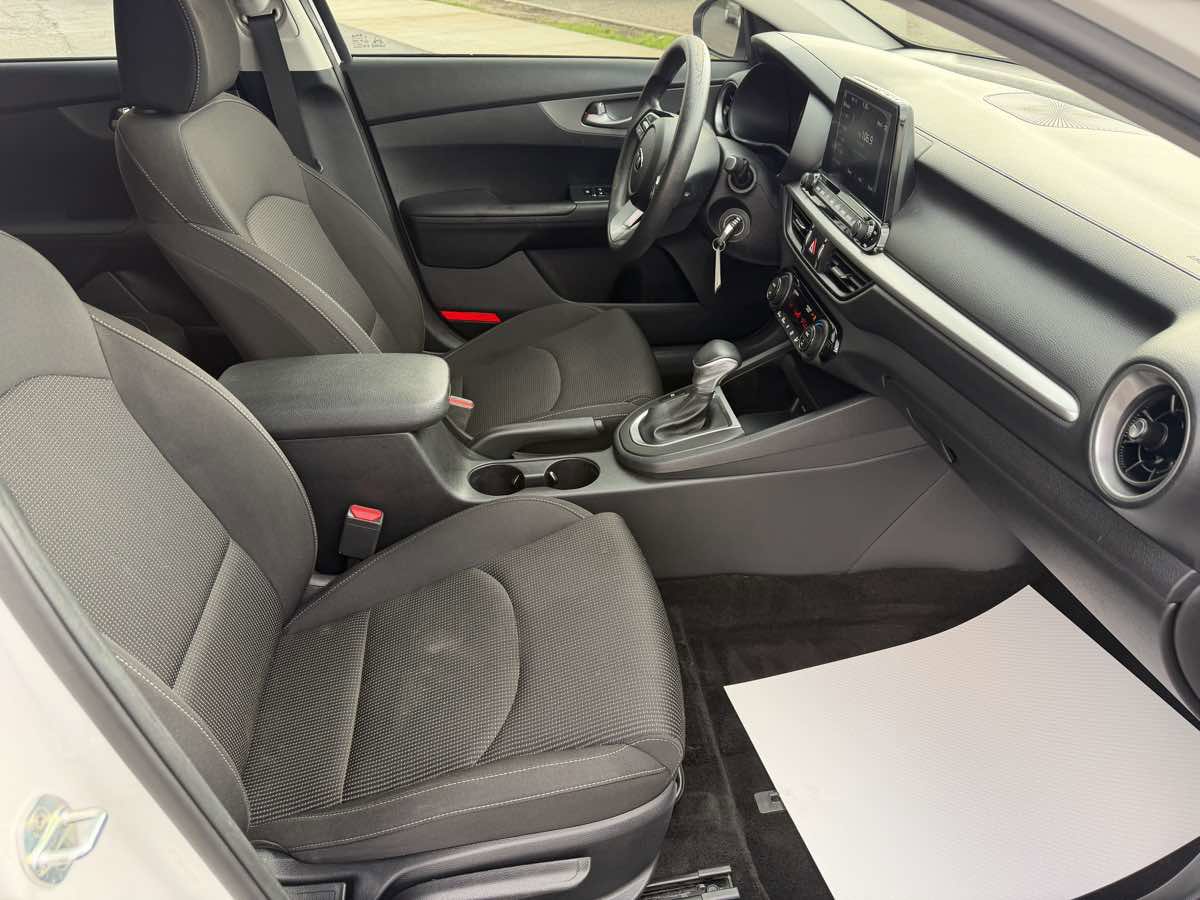 Used 2019 Kia Forte LXS FWD image 18