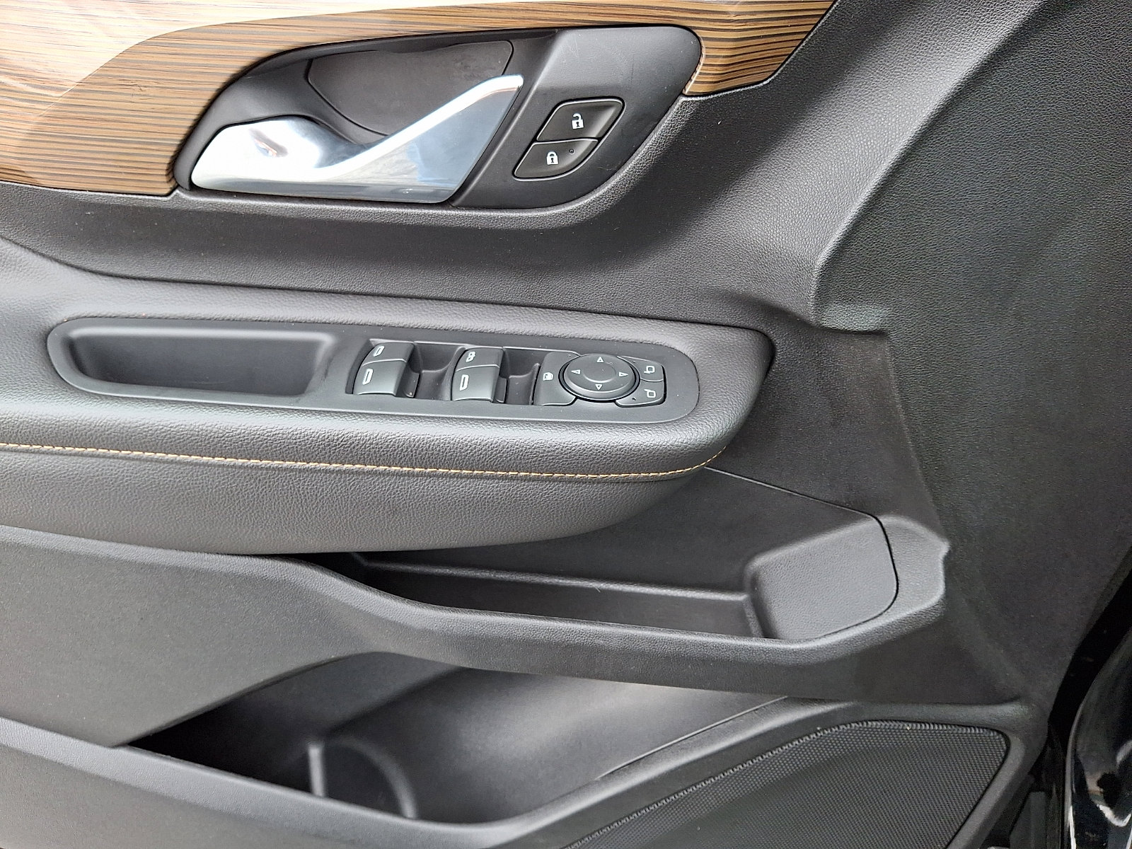 Used 2019 GMC Terrain SLE image 12