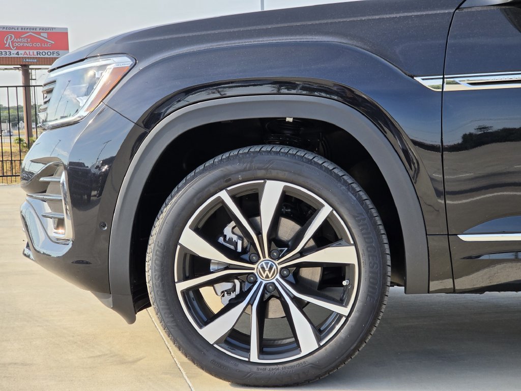 New 2026 Volkswagen Atlas Cross Sport SEL Premium R-Line AWD/4WD image 7