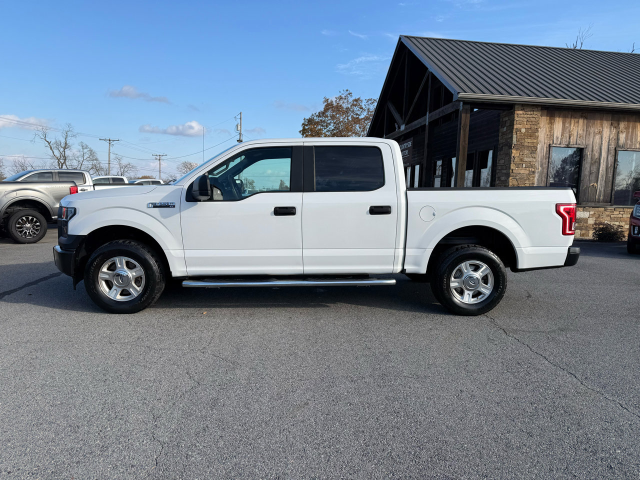 Used 2017 Ford F150 XL w/ Equipment Group 101A Mid image 3