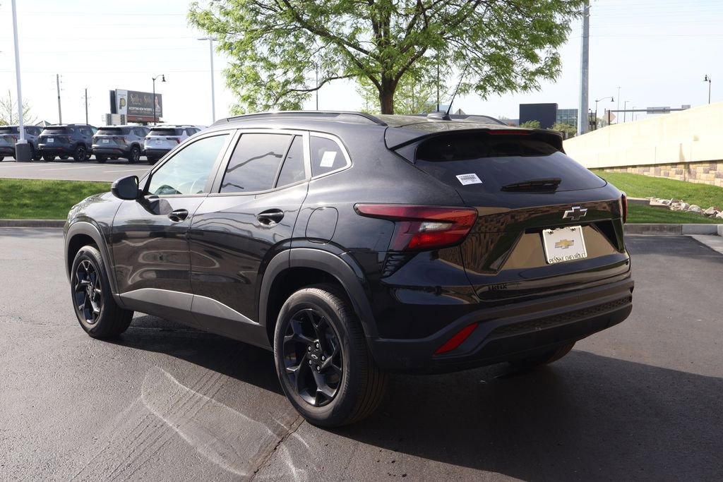 New 2026 Chevrolet Trax LT w/ Sunroof Package FWD image 5