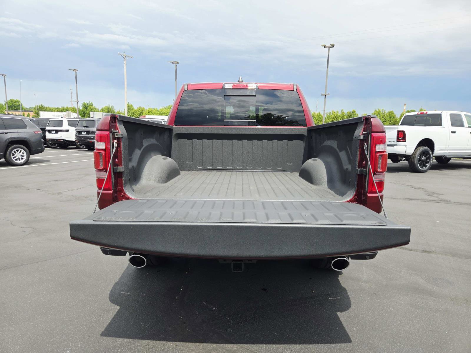 Used 2023 RAM 1500 Limited w/ Body Color Bumper Group AWD/4WD image 14