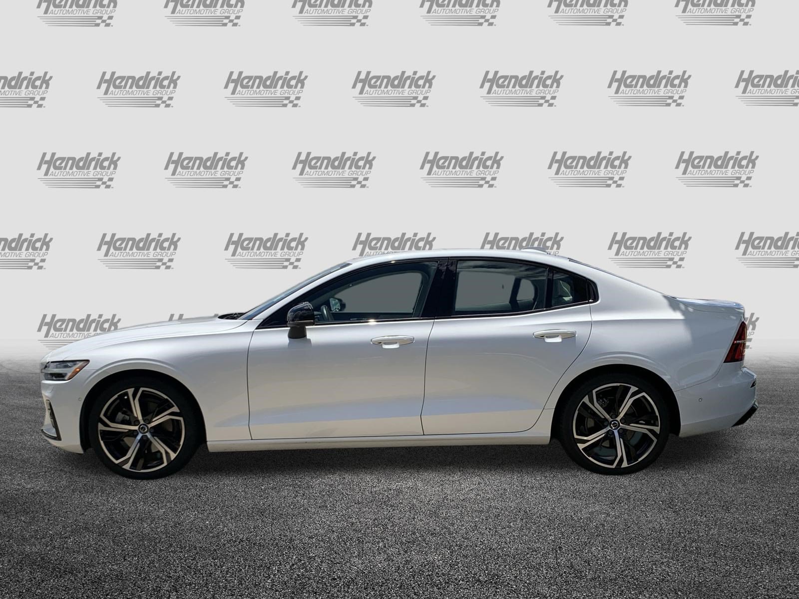 Used 2024 Volvo S60 B5 Plus w/ Climate Package AWD/4WD image 7