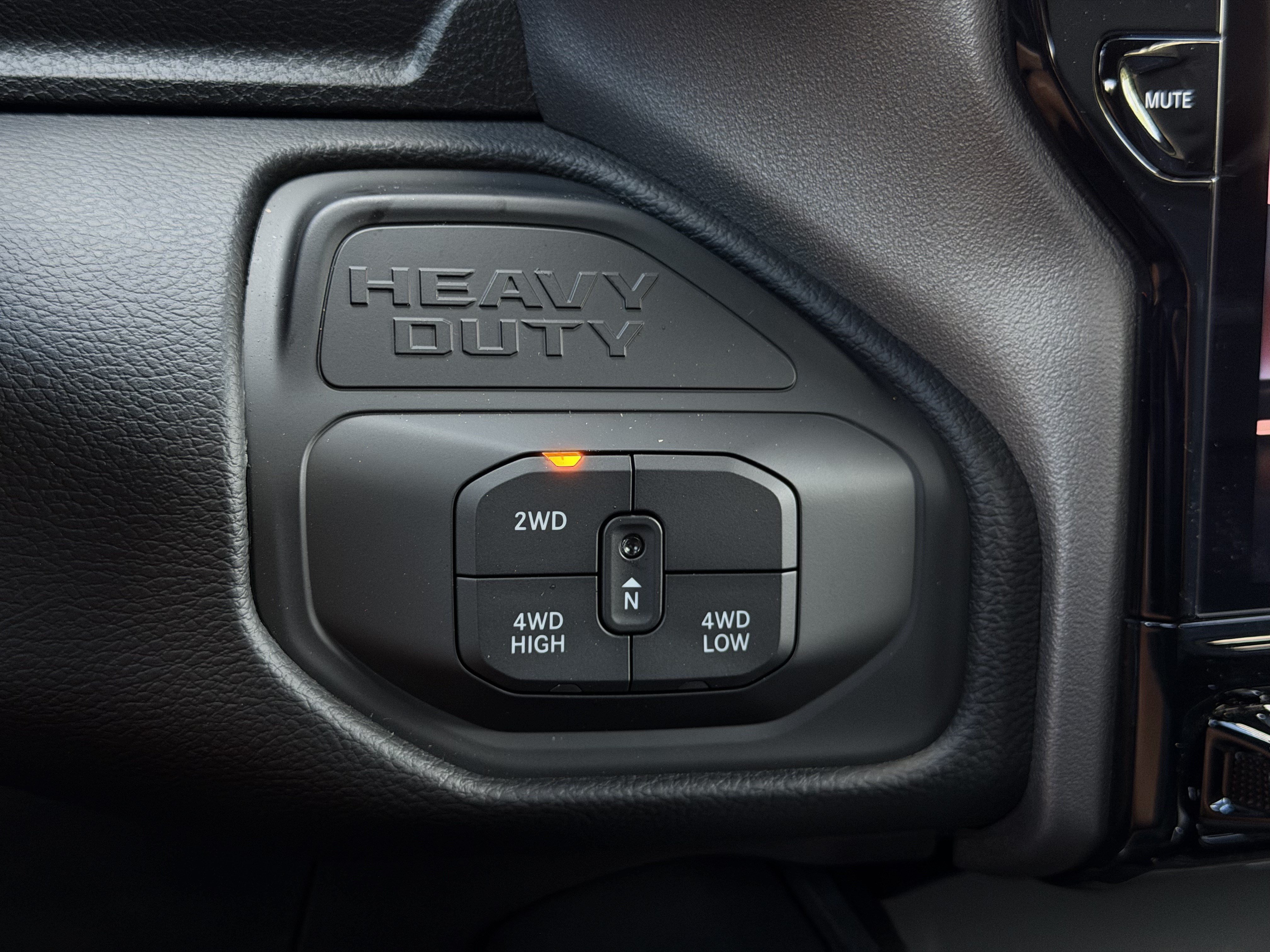 New 2026 RAM 3500 Laramie AWD/4WD image 28