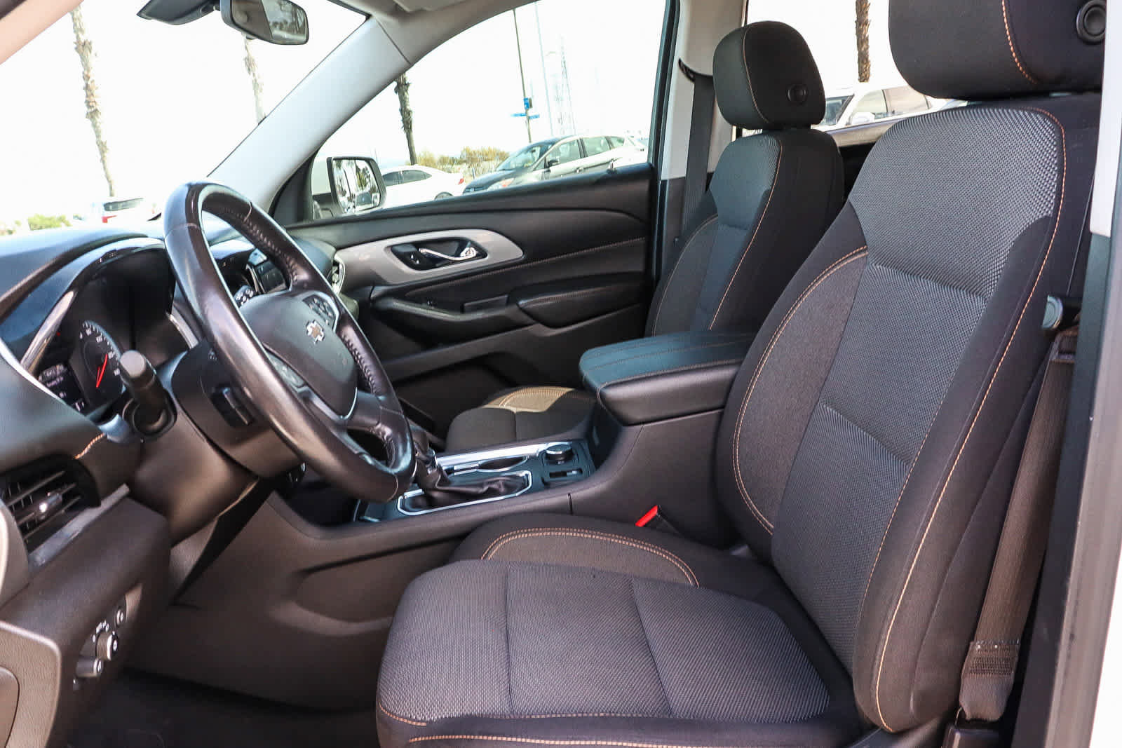 Used 2021 Chevrolet Traverse LT image 22