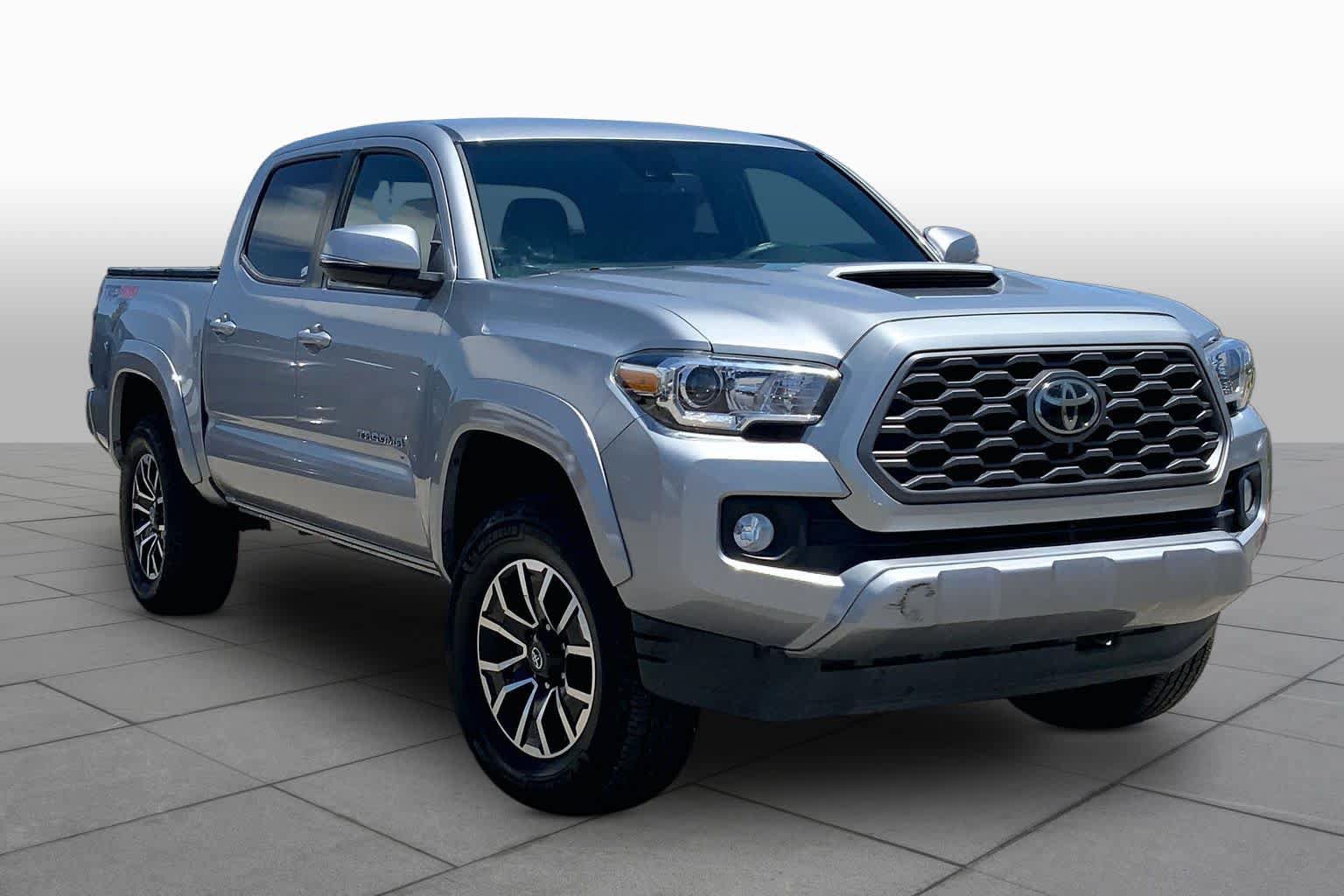 Used 2020 Toyota Tacoma TRD Sport w/ Technology Package AWD/4WD image 3