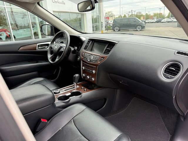 Used 2017 Nissan Pathfinder Platinum w/ Cargo Package image 23
