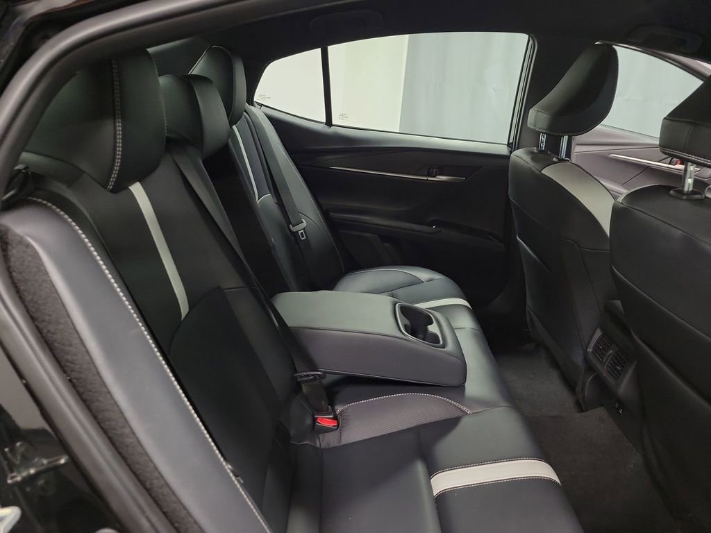 Used 2025 Toyota Camry Hybrid FWD image 21