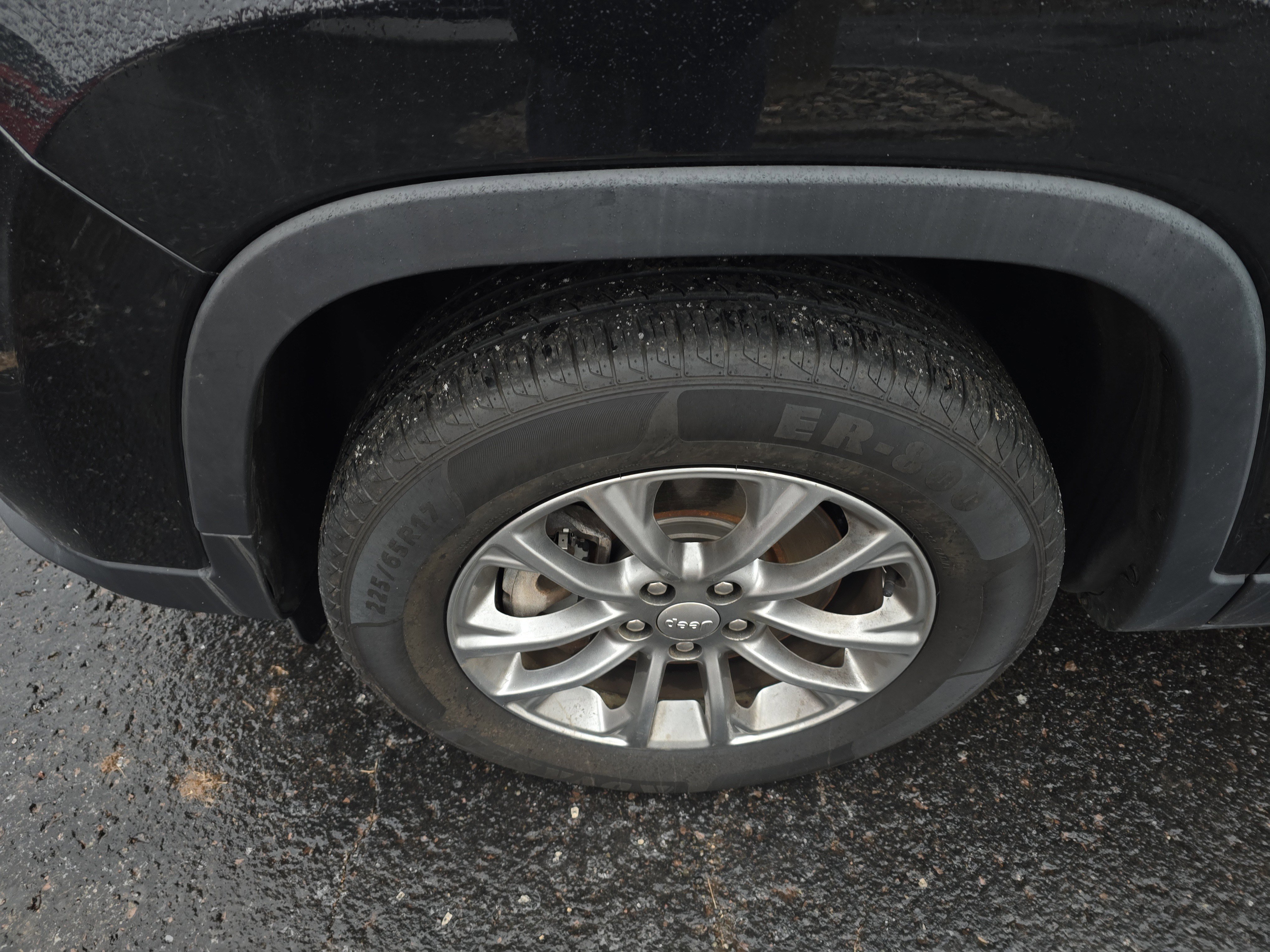 Used 2020 Jeep Cherokee Latitude Plus w/ Cold Weather Group image 11