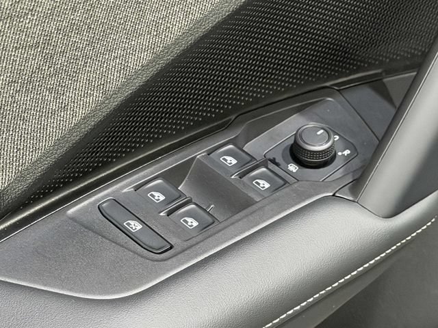 New 2026 Volkswagen Tiguan S AWD/4WD image 17