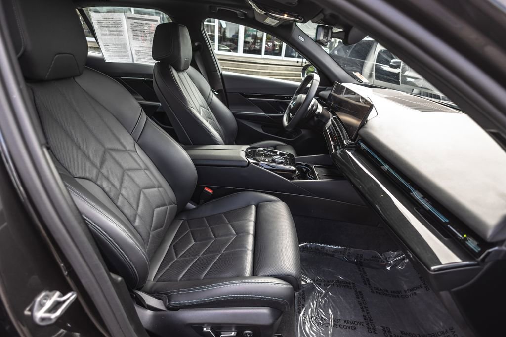 Used 2024 BMW 530i xDrive w/ Premium Package image 29