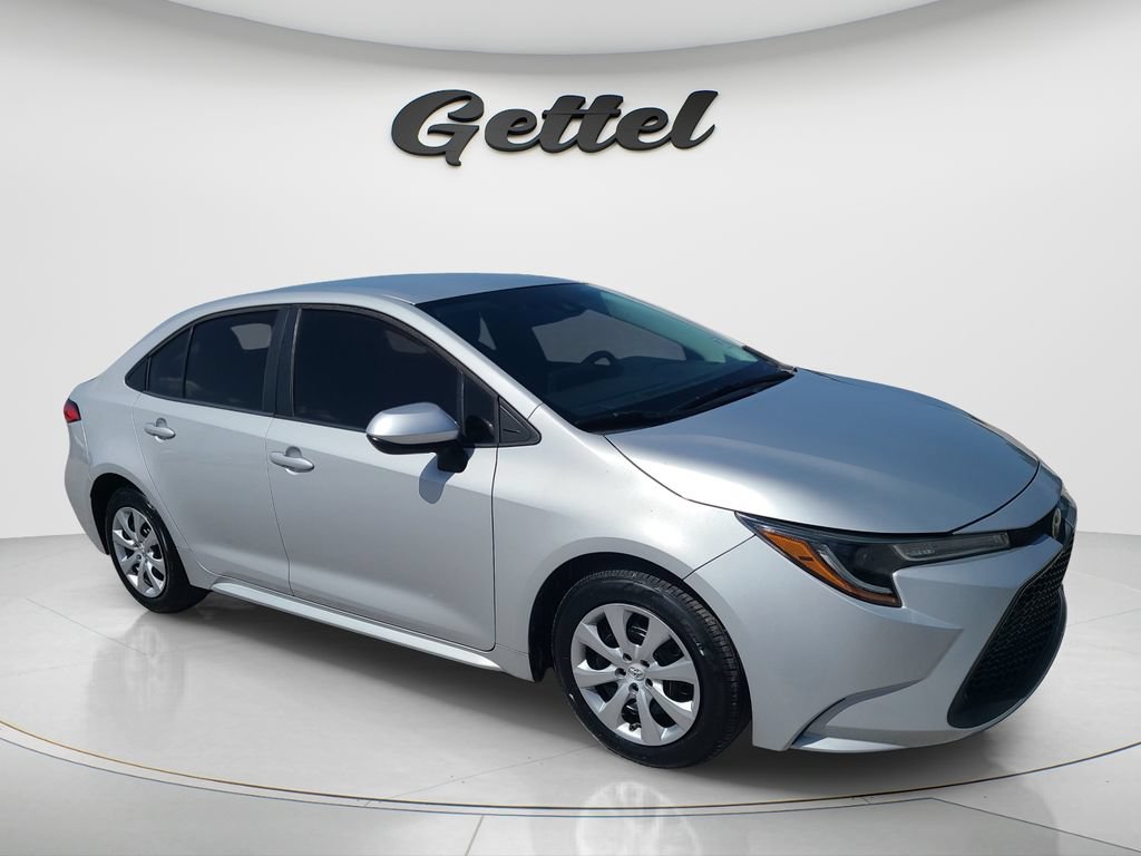 Certified 2022 Toyota Corolla LE FWD image 3