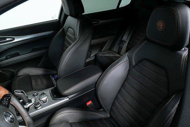 New 2025 Alfa Romeo Stelvio Sprint AWD/4WD image 2