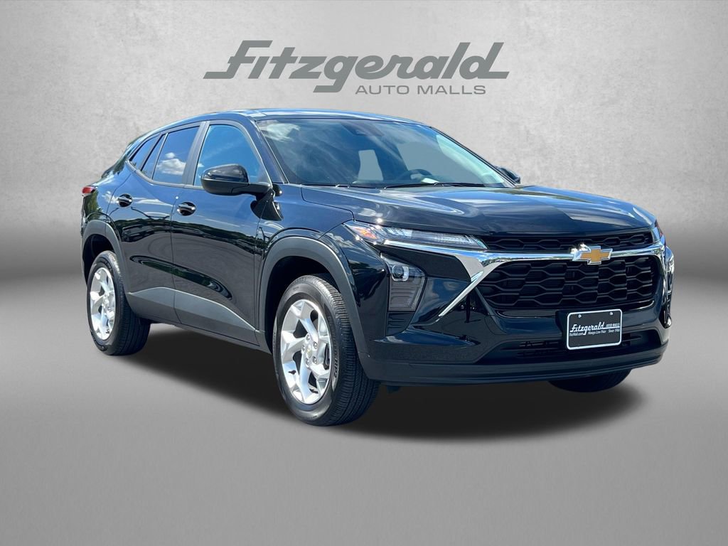 Used 2025 Chevrolet Trax LS w/ LS Convenience Package FWD image 1