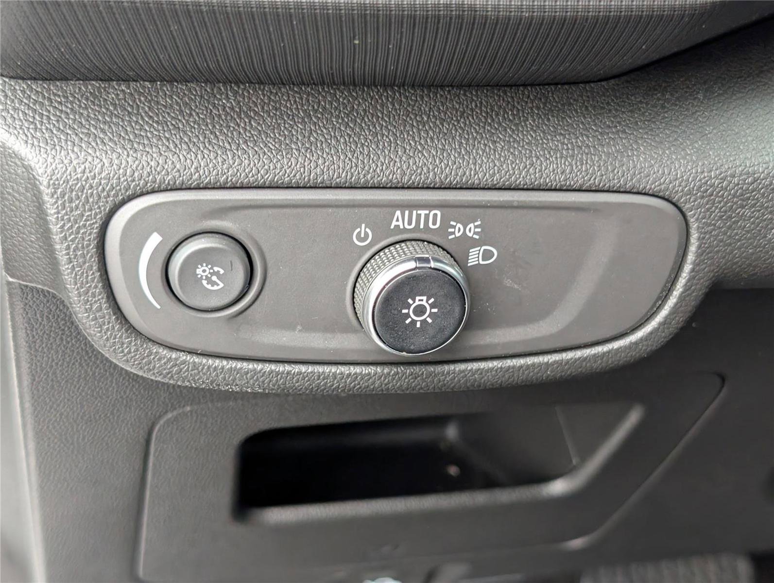 Used 2023 Chevrolet TrailBlazer LS AWD/4WD image 19
