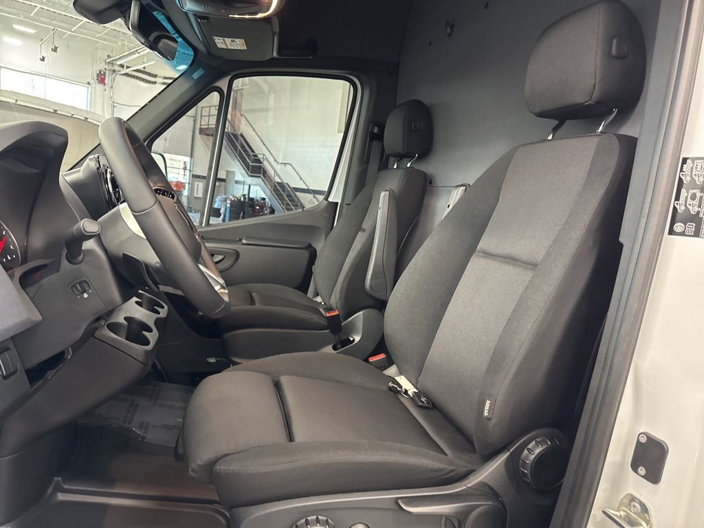 Used 2025 Mercedes-Benz Sprinter 3500 image 28
