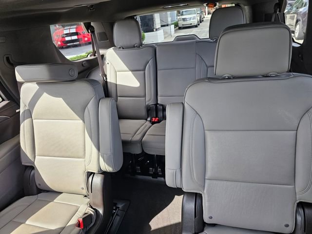 Used 2022 GMC Yukon SLT w/ SLT Premium Package image 16