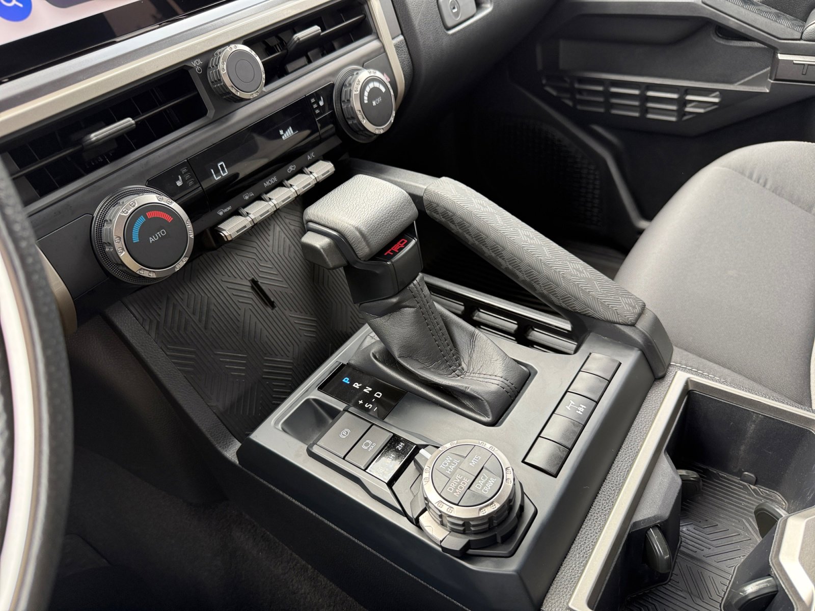 Used 2024 Toyota Tacoma TRD Off-Road image 13