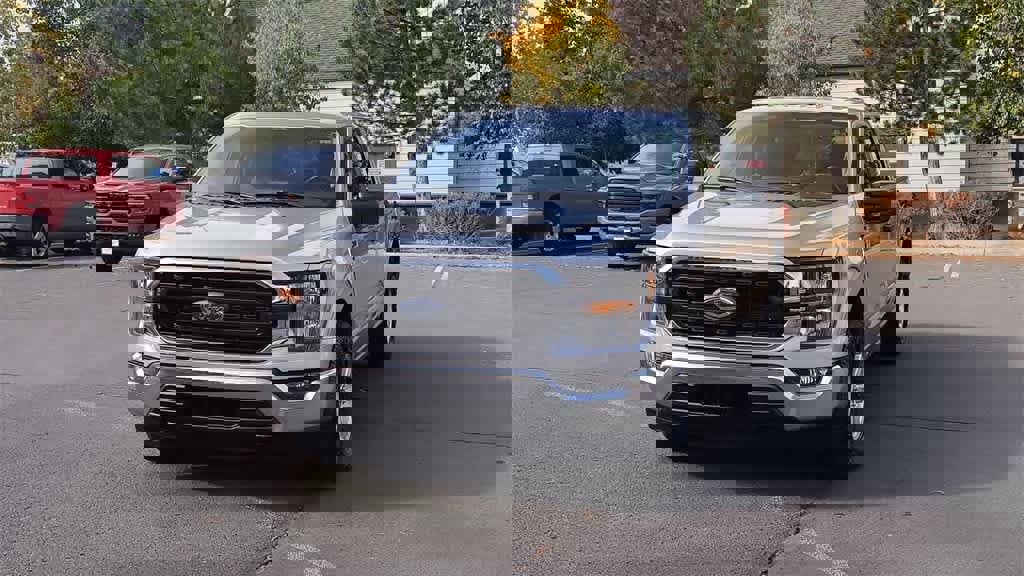 Used 2023 Ford F150 XLT w/ Trailer Tow Package image 4