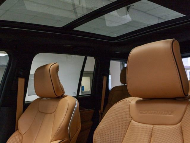 Used 2023 Jeep Grand Cherokee Summit image 22