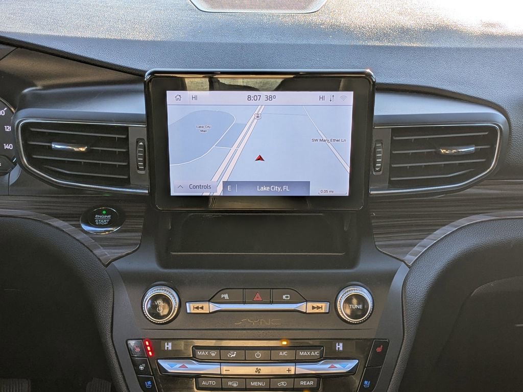 Used 2020 Ford Explorer Limited image 16