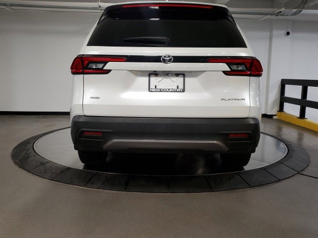 Used 2025 Toyota Grand Highlander AWD image 8