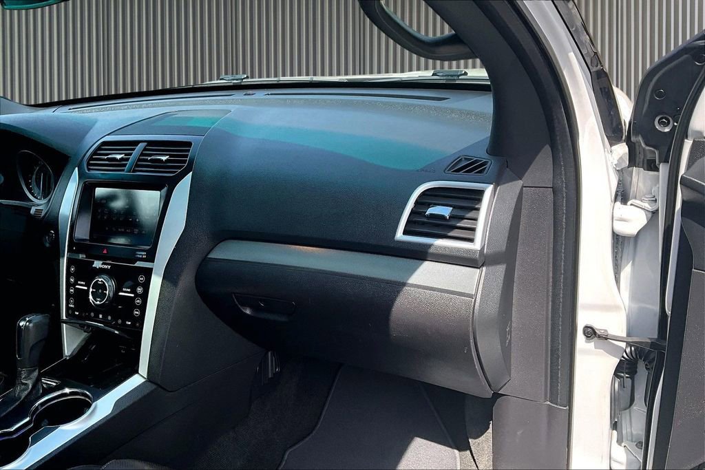 Used 2015 Ford Explorer Sport w/ Equipment Group 401A AWD/4WD image 18